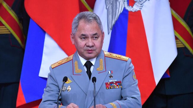 Министр обороны РФ Сергей Шойгу на торжественном мероприятии, посвящённом 100-летию Центрального спортивного клуба Армии, в Центральном академическом театре Российской Армии.