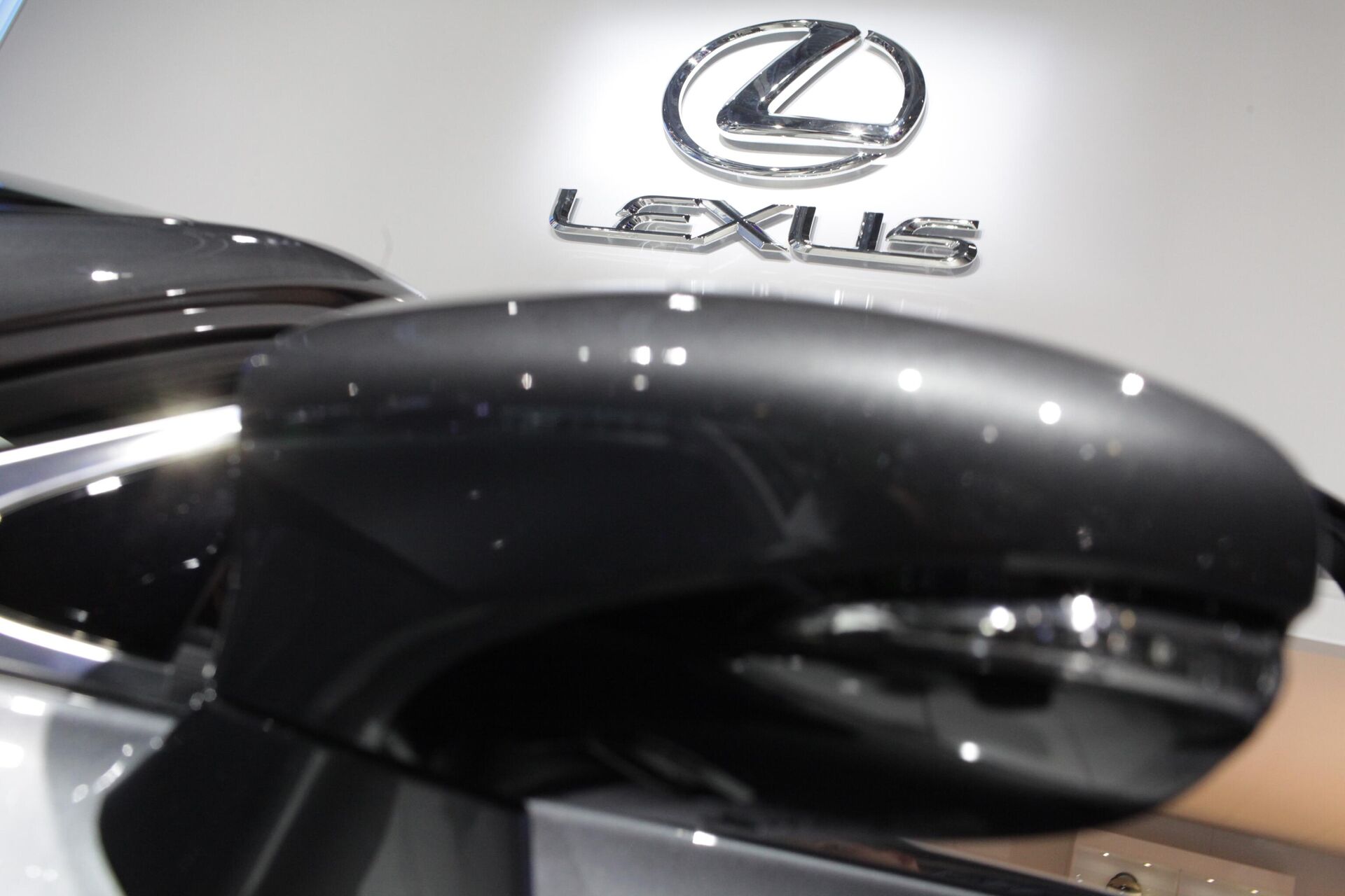 Знак Lexus - РИА Новости, 1920, 27.02.2025
